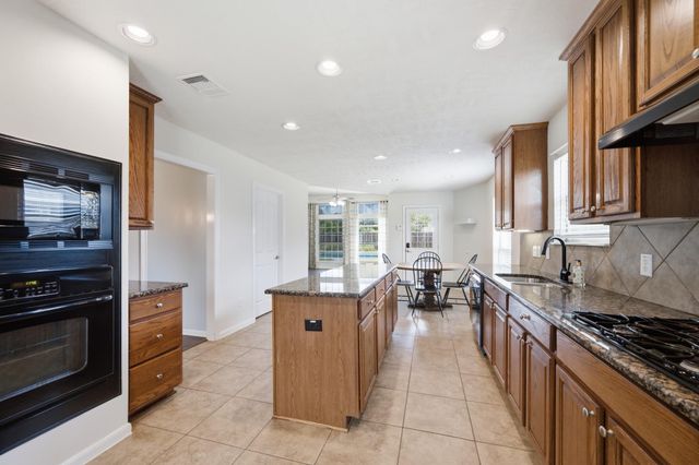 2303 Casa Grande Drive, League City, TX 77573