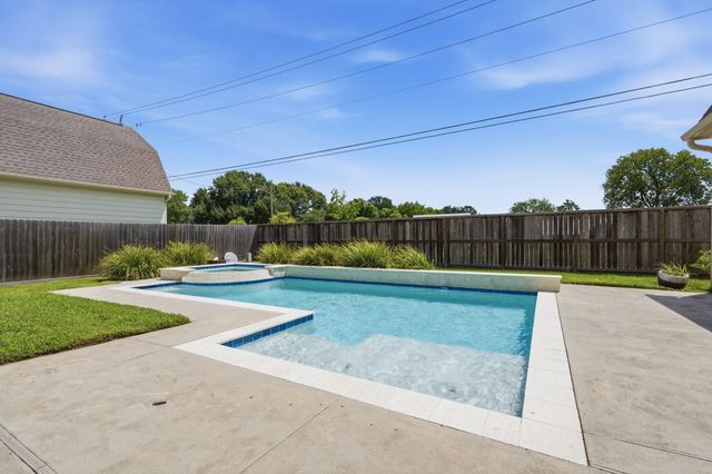 2303 Casa Grande Drive, League City, TX 77573