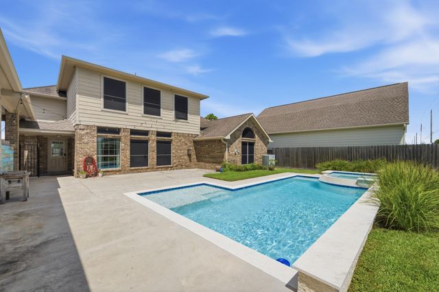 2303 Casa Grande Drive, League City, TX 77573