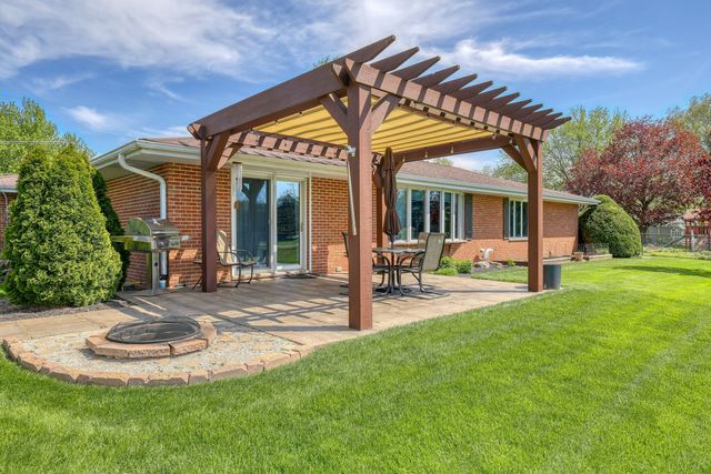 704 N First Street, Elburn, IL 60119