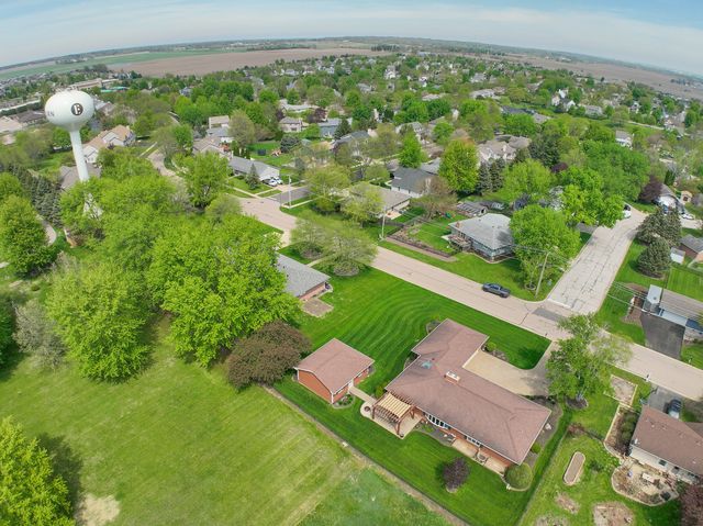 704 N First Street, Elburn, IL 60119