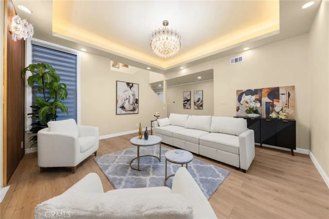 1081 Loma Avenue, Long Beach, CA 90804