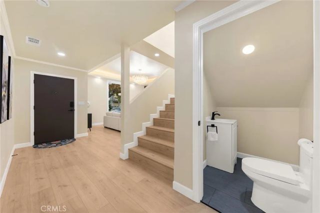 1081 Loma Avenue, Long Beach, CA 90804