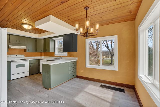 11484 Columbia Highway, Eaton Rapids, MI 48827