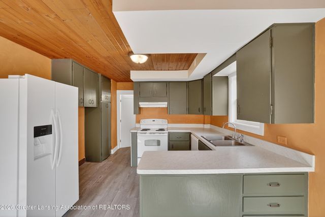 11484 Columbia Highway, Eaton Rapids, MI 48827