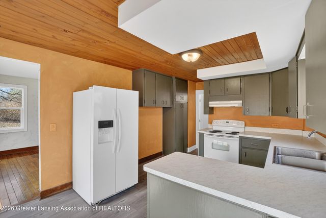 11484 Columbia Highway, Eaton Rapids, MI 48827