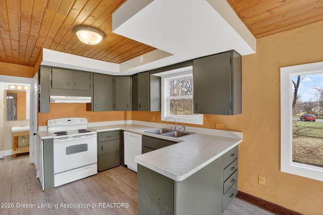 11484 Columbia Highway, Eaton Rapids, MI 48827