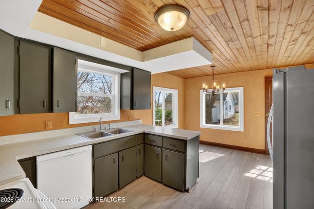 11484 Columbia Highway, Eaton Rapids, MI 48827