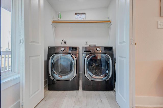 21239 Gulf Drive, Galveston, TX 77554