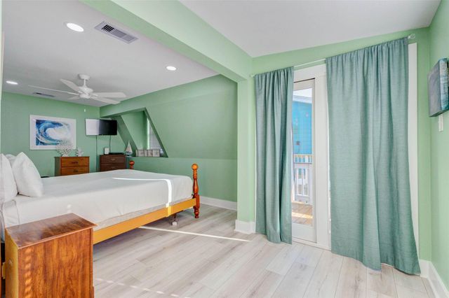 21239 Gulf Drive, Galveston, TX 77554