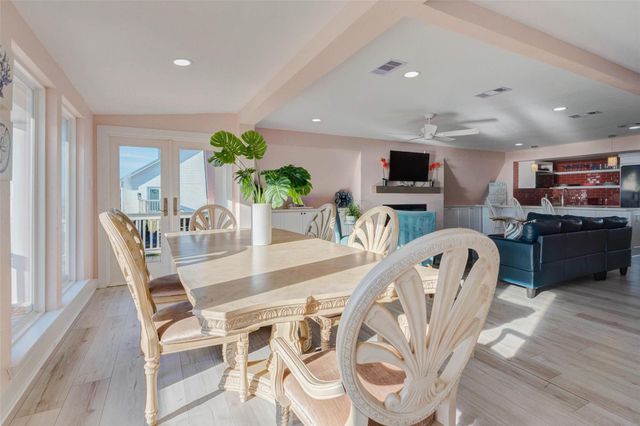 21239 Gulf Drive, Galveston, TX 77554