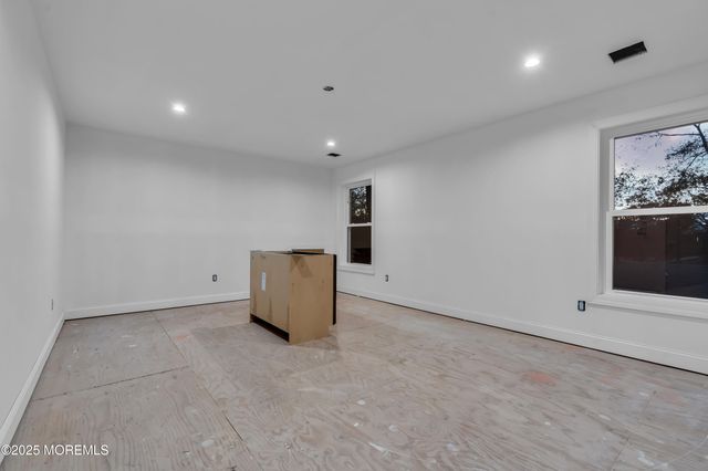 318 E Cape May Avenue, Ocean Gate, NJ 08740