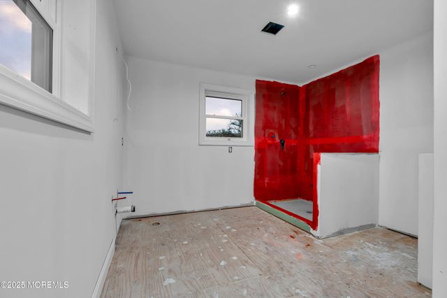 318 E Cape May Avenue, Ocean Gate, NJ 08740