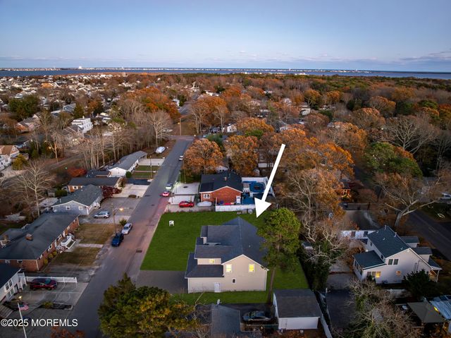 318 E Cape May Avenue, Ocean Gate, NJ 08740