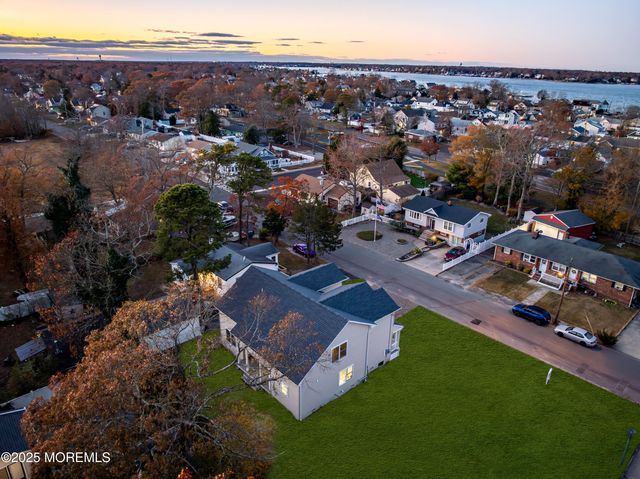 318 E Cape May Avenue, Ocean Gate, NJ 08740