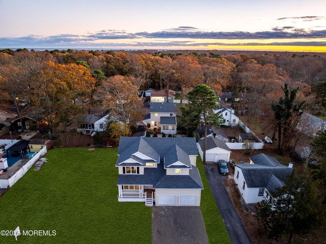 318 E Cape May Avenue, Ocean Gate, NJ 08740