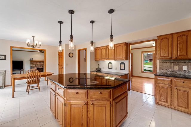 754 Timber Ridge Drive, Oregon, WI 53575