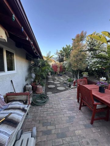 2430 Sunflower Ter, Vista, CA 92083