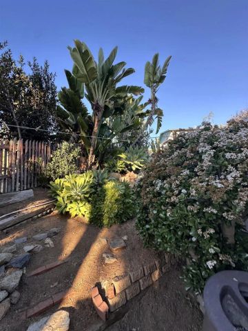 2430 Sunflower Ter, Vista, CA 92083