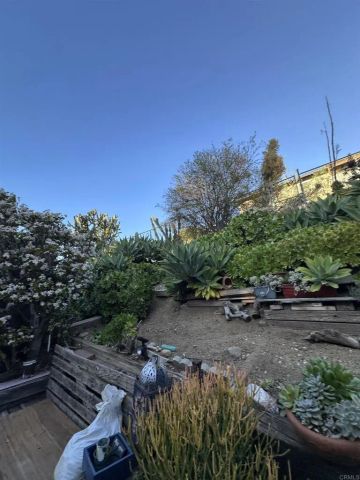 2430 Sunflower Ter, Vista, CA 92083