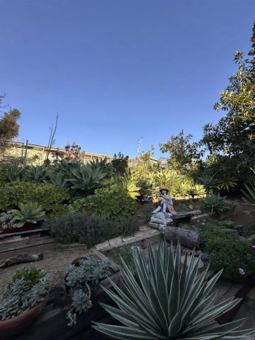 2430 Sunflower Ter, Vista, CA 92083