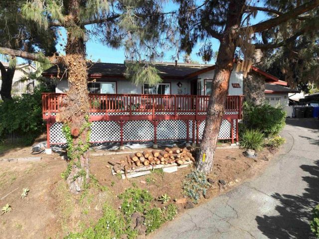 2430 Sunflower Ter, Vista, CA 92083