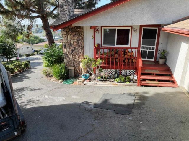 2430 Sunflower Ter, Vista, CA 92083