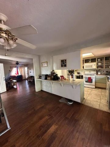 2430 Sunflower Ter, Vista, CA 92083