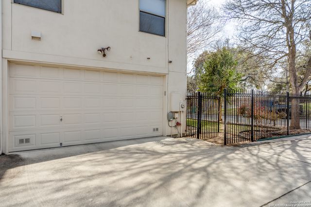 444 HERFF ST, Boerne, TX 78006