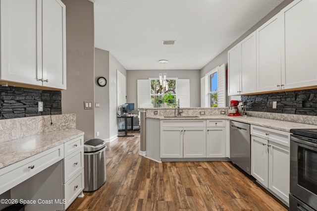 570 Gardendale Circle SE, Palm Bay, FL 32909