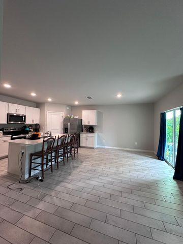 911 UNICE Avenue N, Lehigh Acres, FL 33971