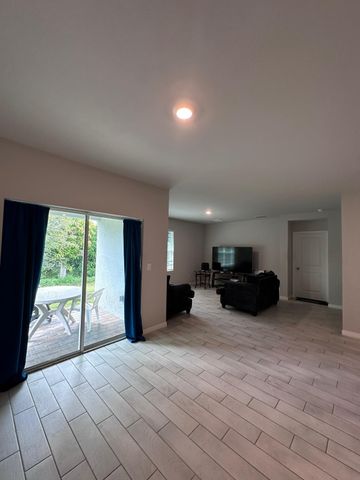 911 UNICE Avenue N, Lehigh Acres, FL 33971