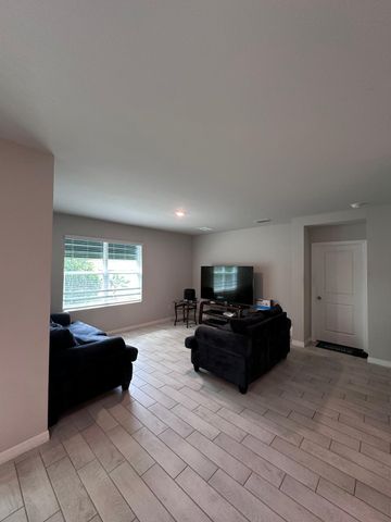 911 UNICE Avenue N, Lehigh Acres, FL 33971