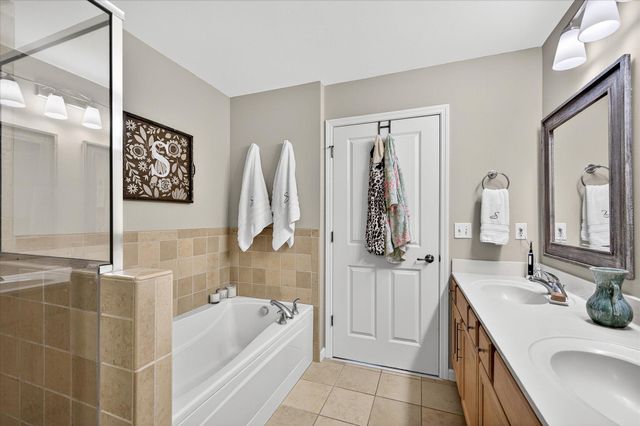 500 E Grant Street 907, Minneapolis, MN 55404