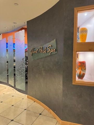 500 E Grant Street 907, Minneapolis, MN 55404