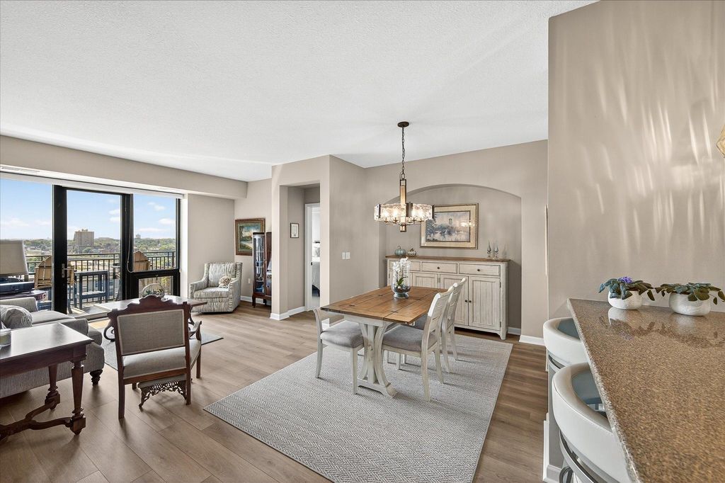 500 E Grant Street 907, Minneapolis, MN 55404