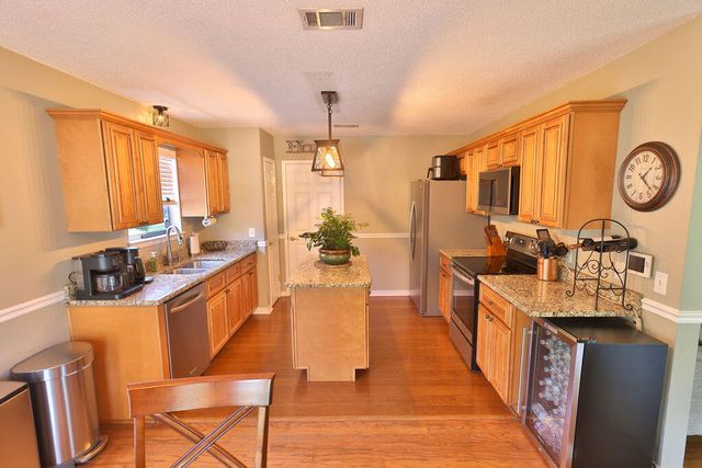 124 Long Pointe Drive, Mary Esther, FL 32569