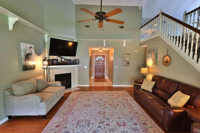 124 Long Pointe Drive, Mary Esther, FL 32569