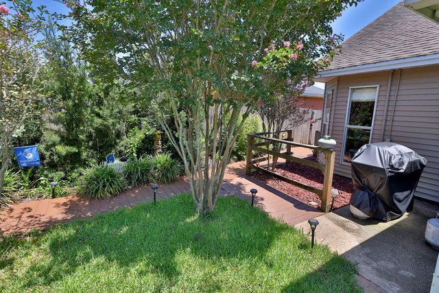 124 Long Pointe Drive, Mary Esther, FL 32569