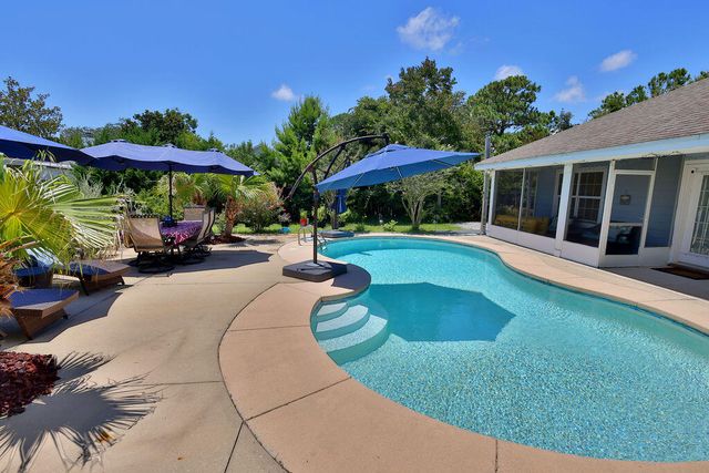 124 Long Pointe Drive, Mary Esther, FL 32569