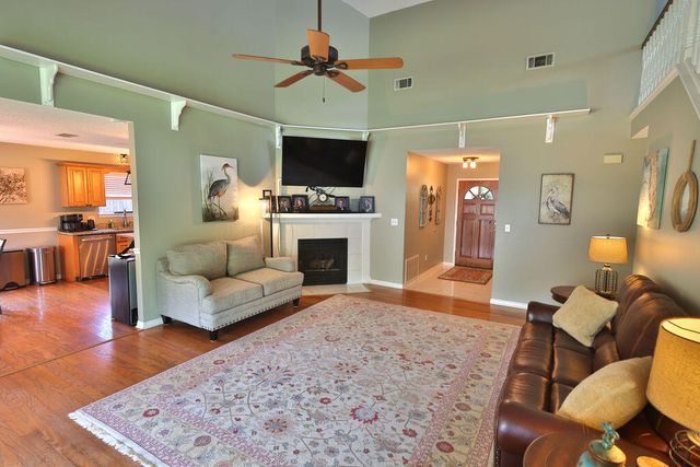 124 Long Pointe Drive, Mary Esther, FL 32569