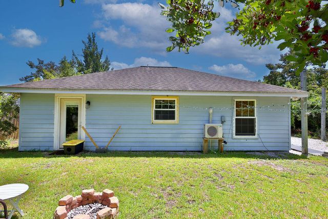 124 Long Pointe Drive, Mary Esther, FL 32569