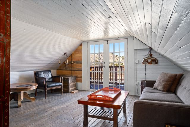 10 Rail Road, Cerrillos, NM 87010