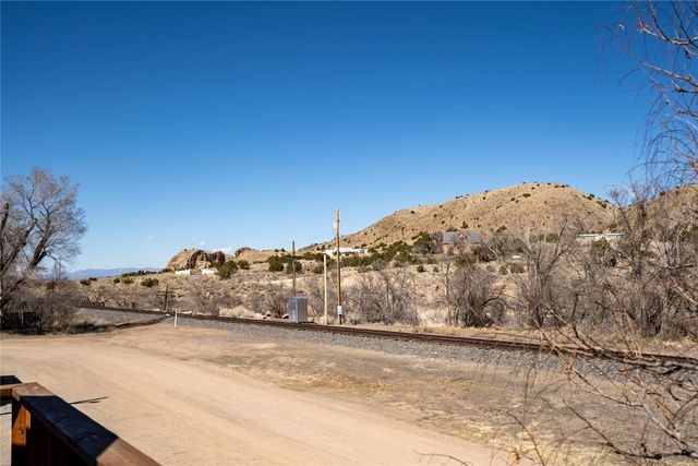 10 Rail Road, Cerrillos, NM 87010