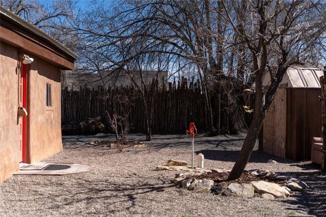 10 Rail Road, Cerrillos, NM 87010