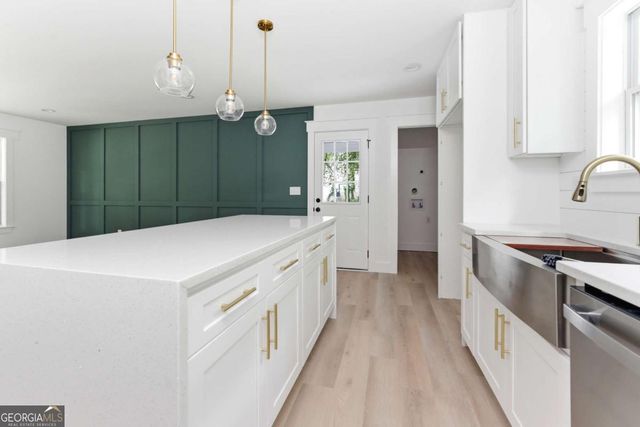 6118 Biscayne Drive, Forest Park, GA 30297