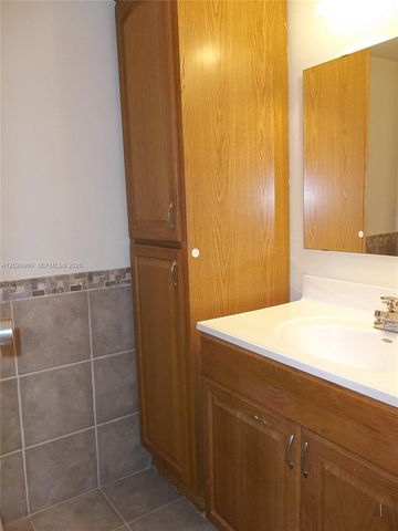 801 Three Islands Blvd 308, Hallandale Beach, FL 33009