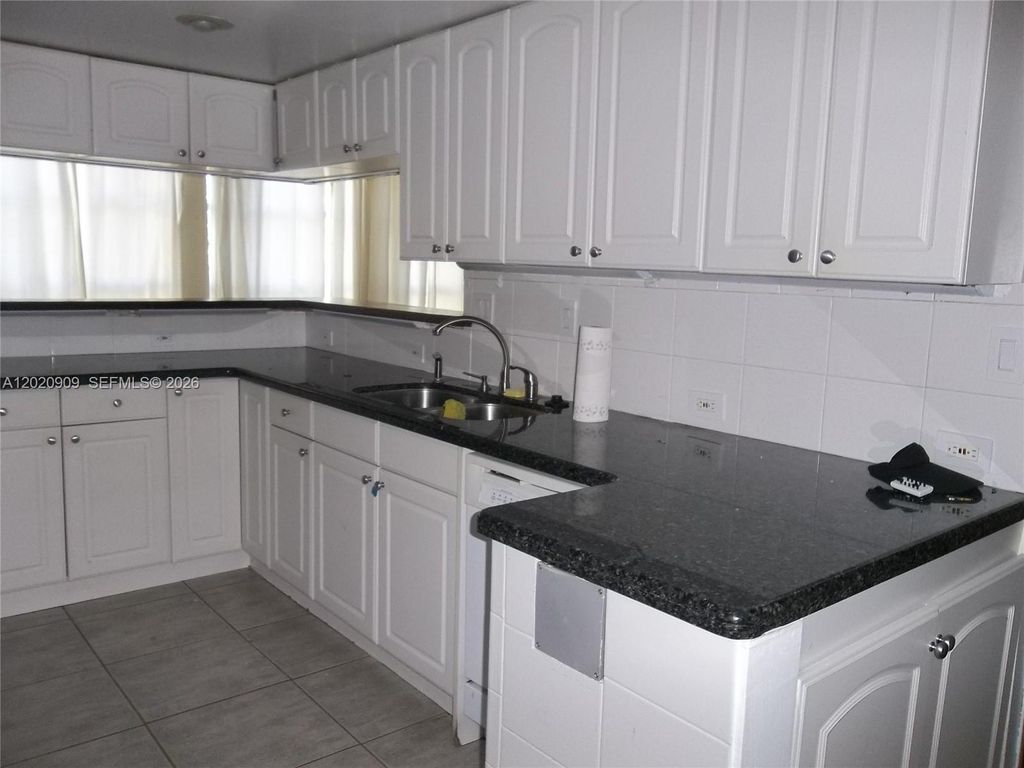801 Three Islands Blvd 308, Hallandale Beach, FL 33009
