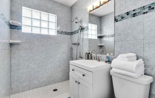 211 SE 3rd St, Dania Beach, FL 33004