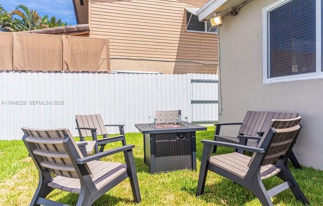 211 SE 3rd St, Dania Beach, FL 33004